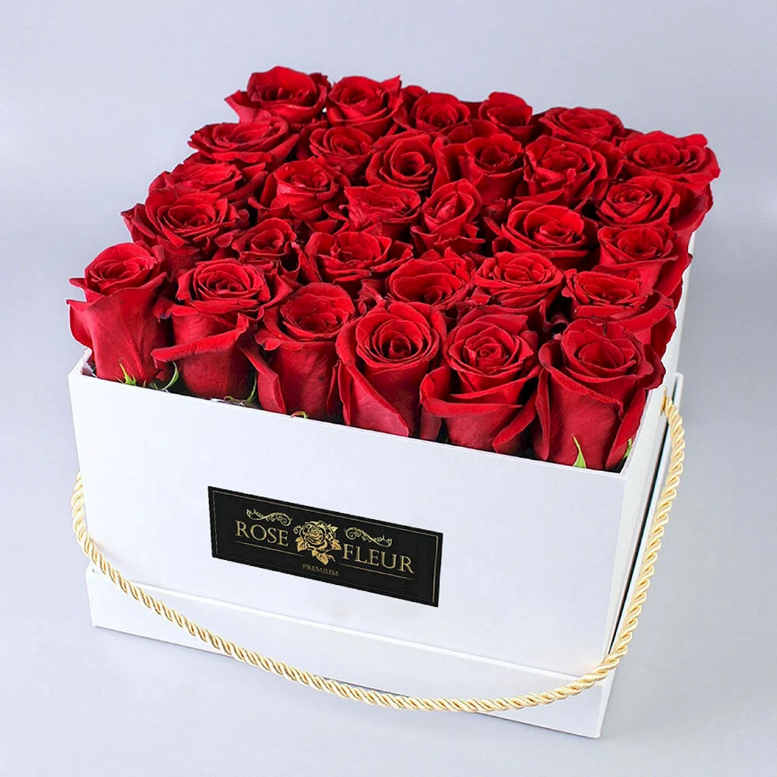 Шикарные розы в коробке