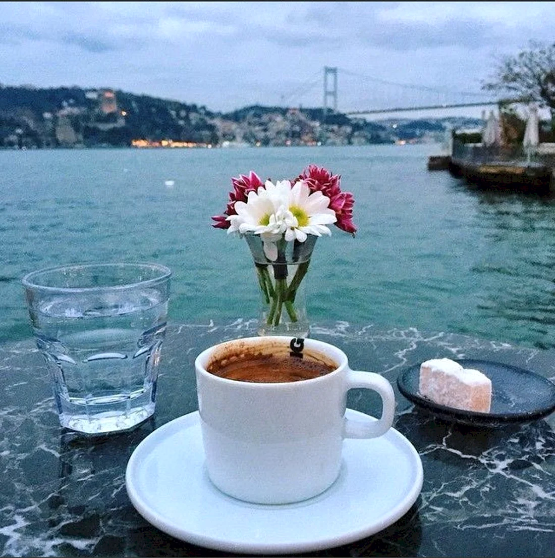 Утро море кофе цветы