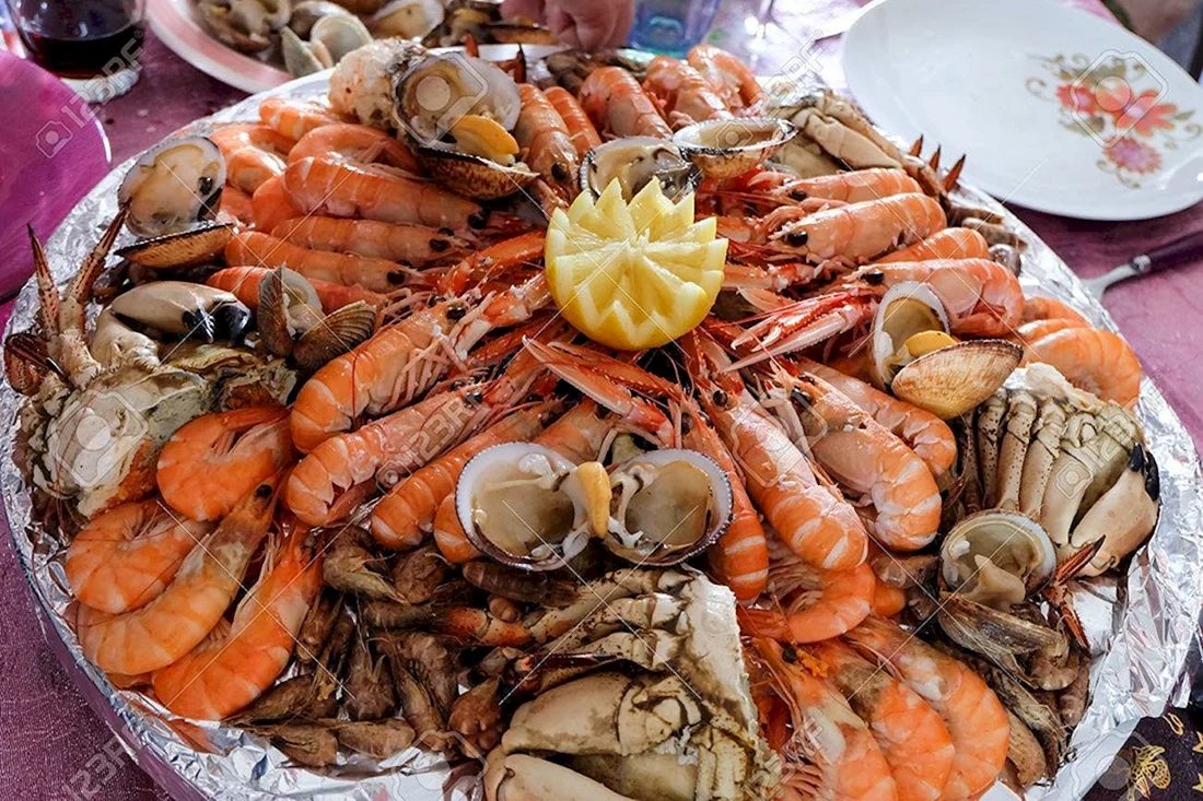 Большая тарелка с морепродуктами