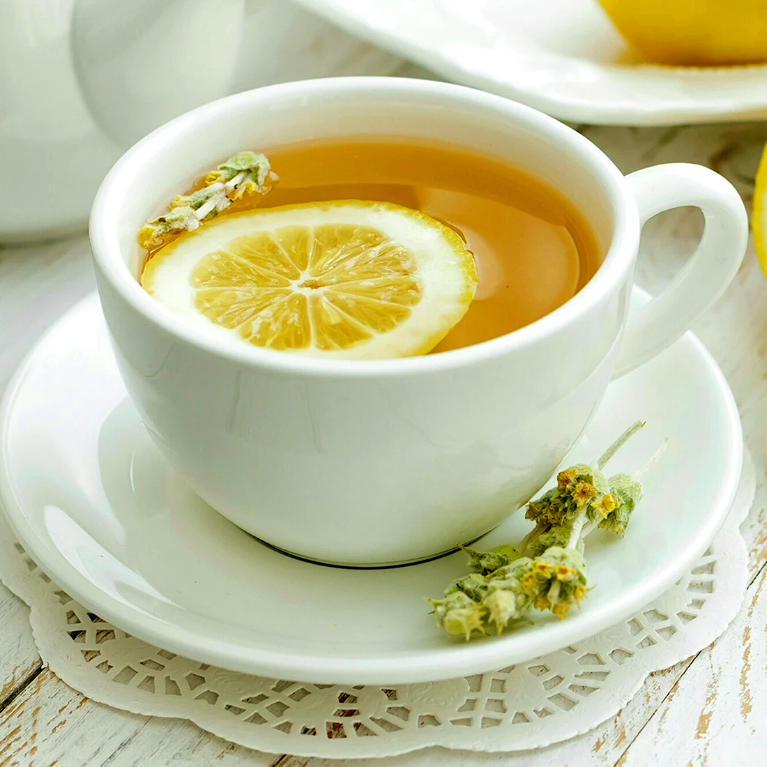 Чай с молоком и лимоном