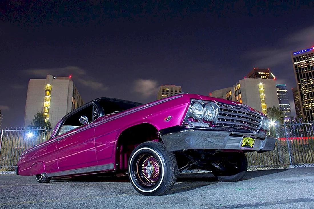 Chevrolet Impala лоурайдер в гетто