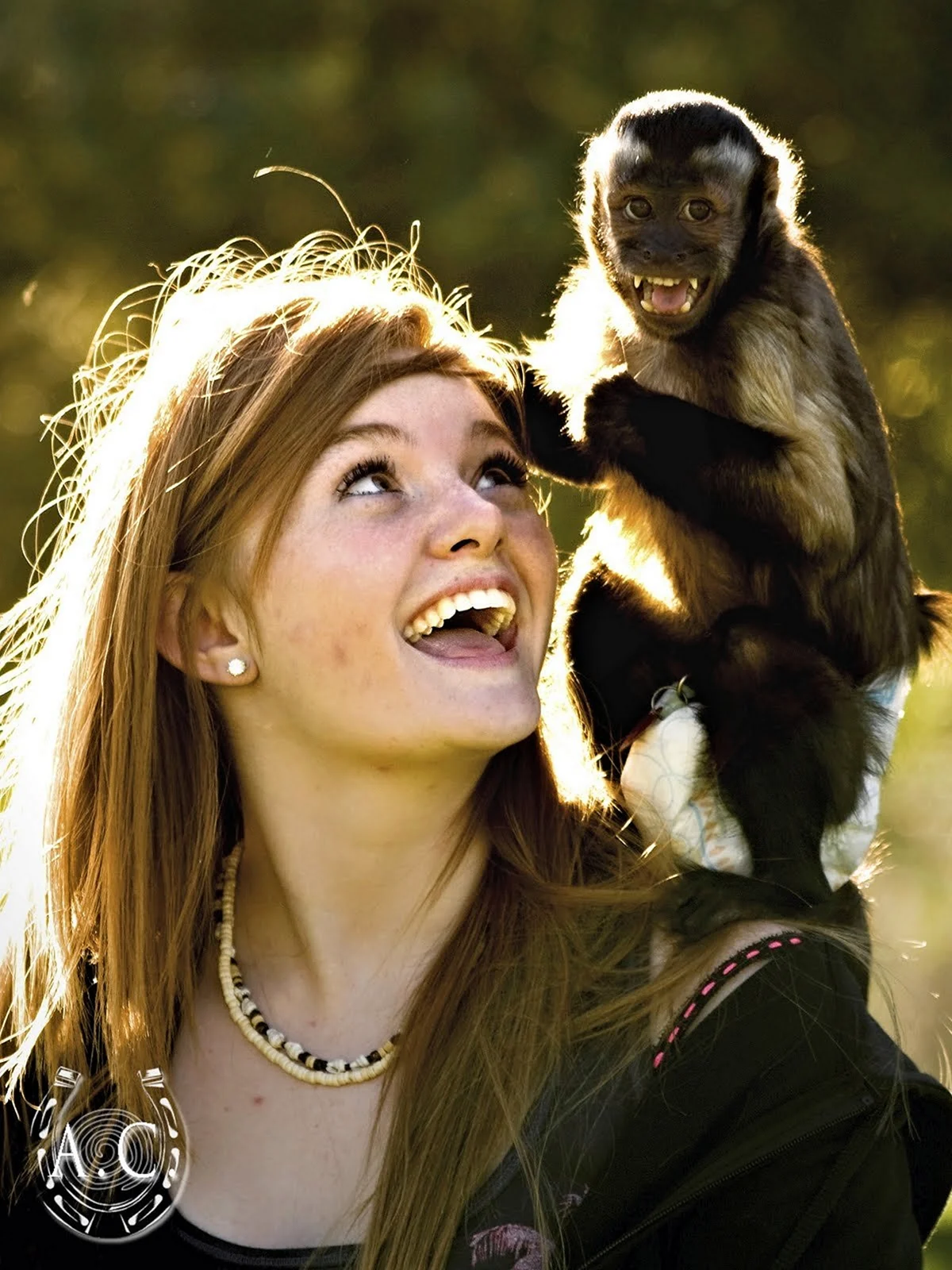 Девушка с обезьянкой