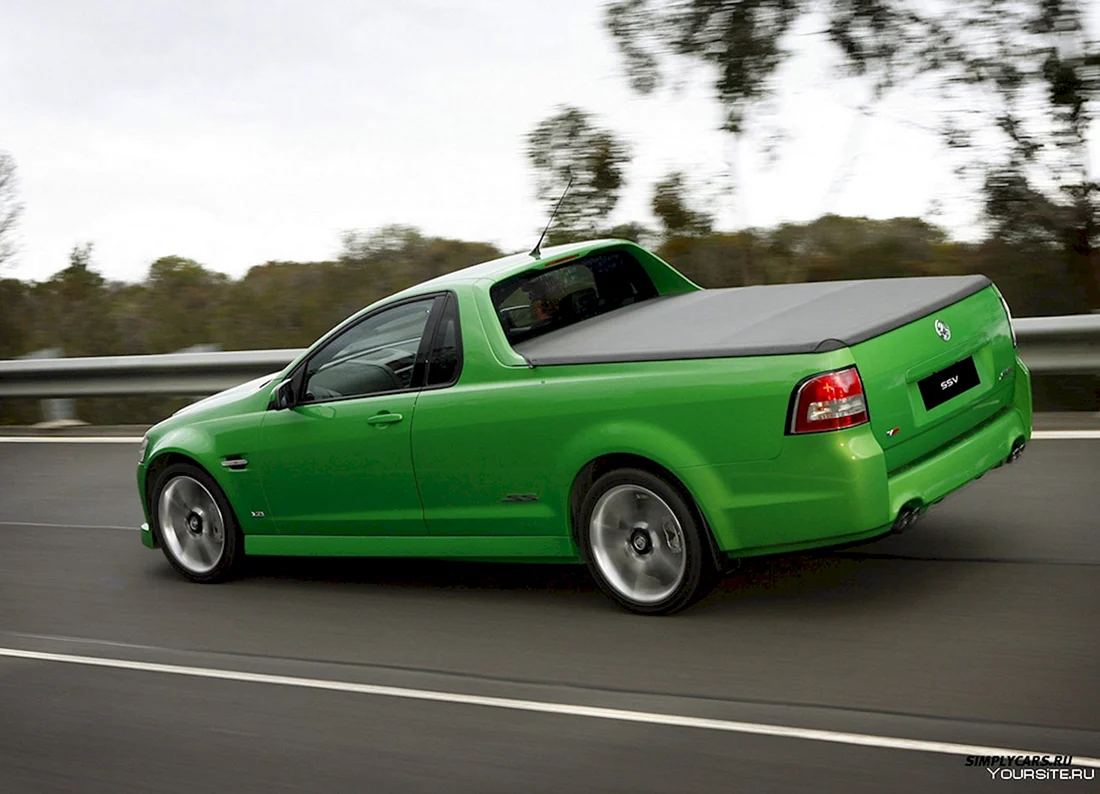 Holden Commodore SS-V зеленый