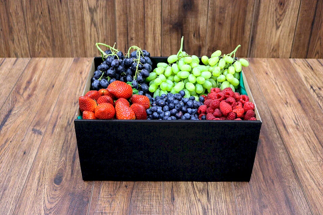Коробка с фруктами