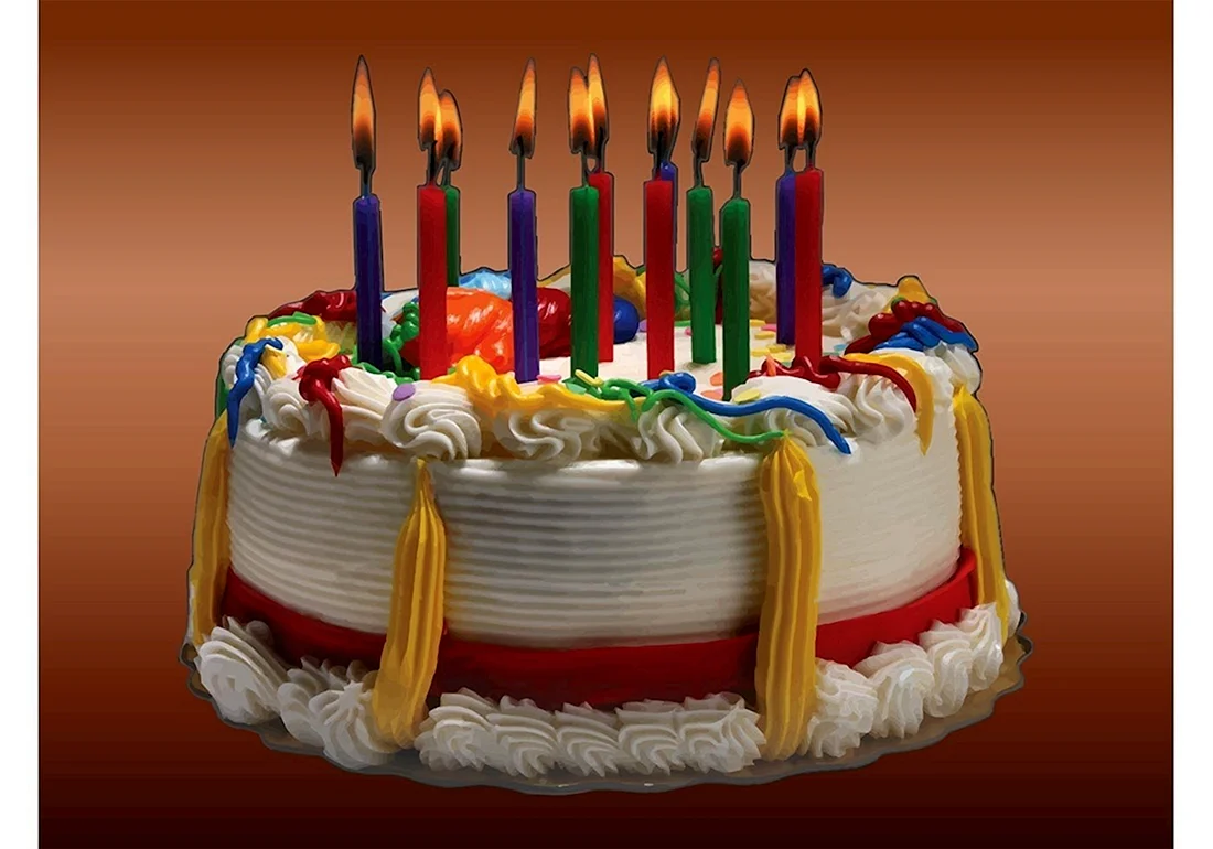 Многоярусный торт со свечками