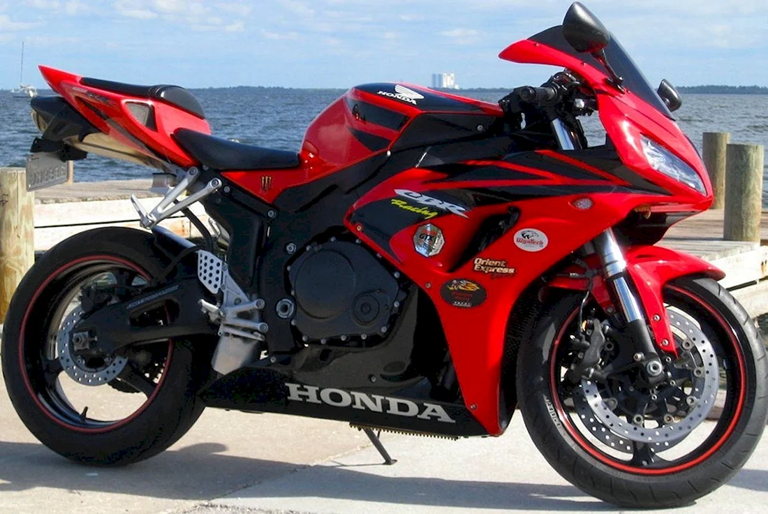 Мотоцикл Honda cbr1000rr красный