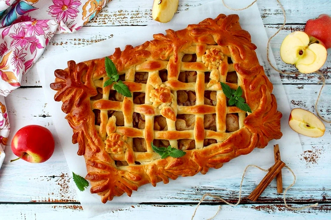Открытый пирог с яблоками из дрожжевого теста в духовке