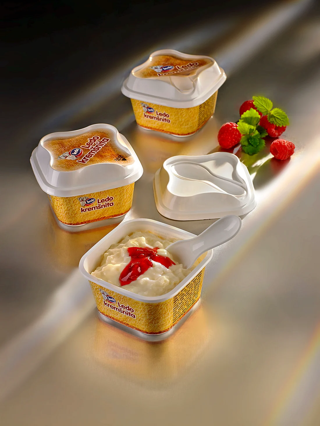Пластиковая упаковка для йогуртов