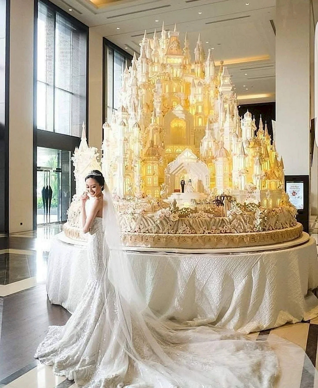 Самый шикарный свадебный торт
