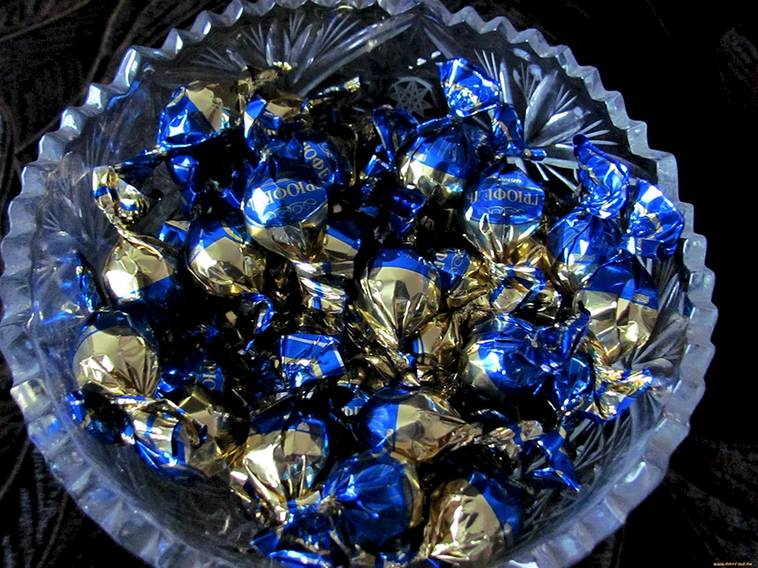 Синие круглые конфеты