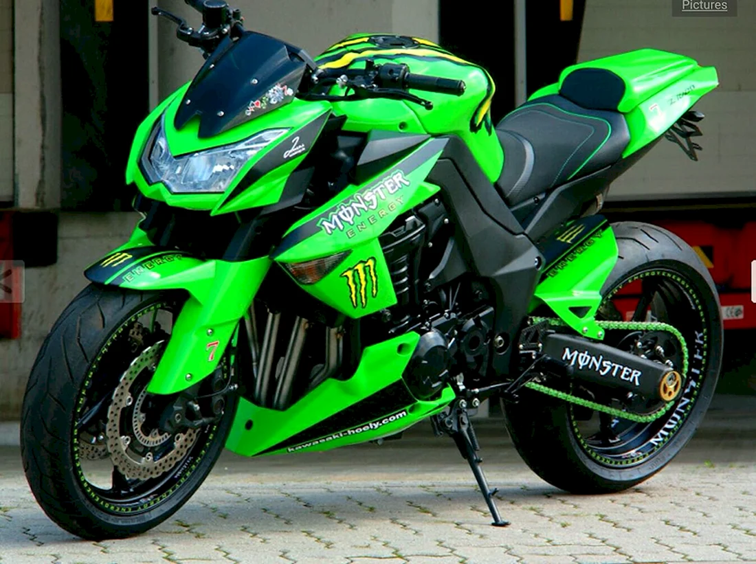 Спортивный мотоцикл Kawasaki зеленый