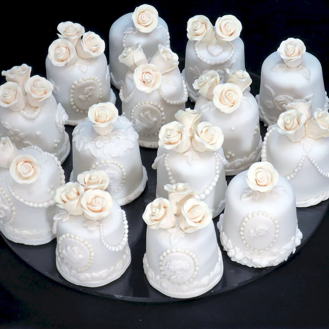 Свадебные мини тортики с мастикой