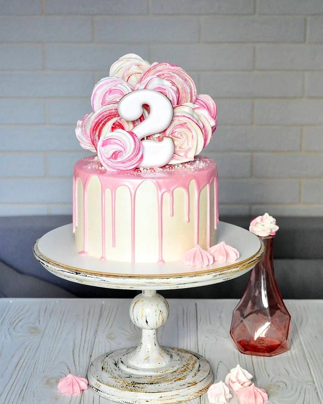 Торт бело розовый для девочки