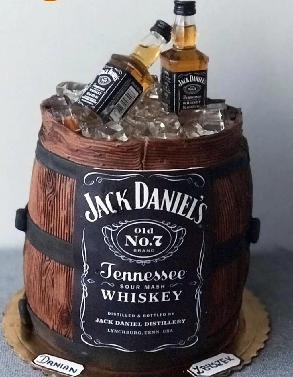 Торт бутылка виски Джек Дэниэлс