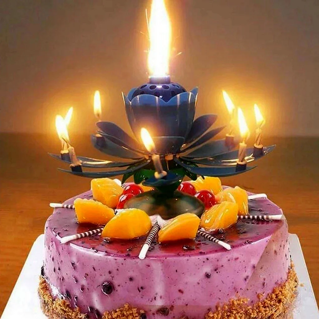 Тортик со свечами