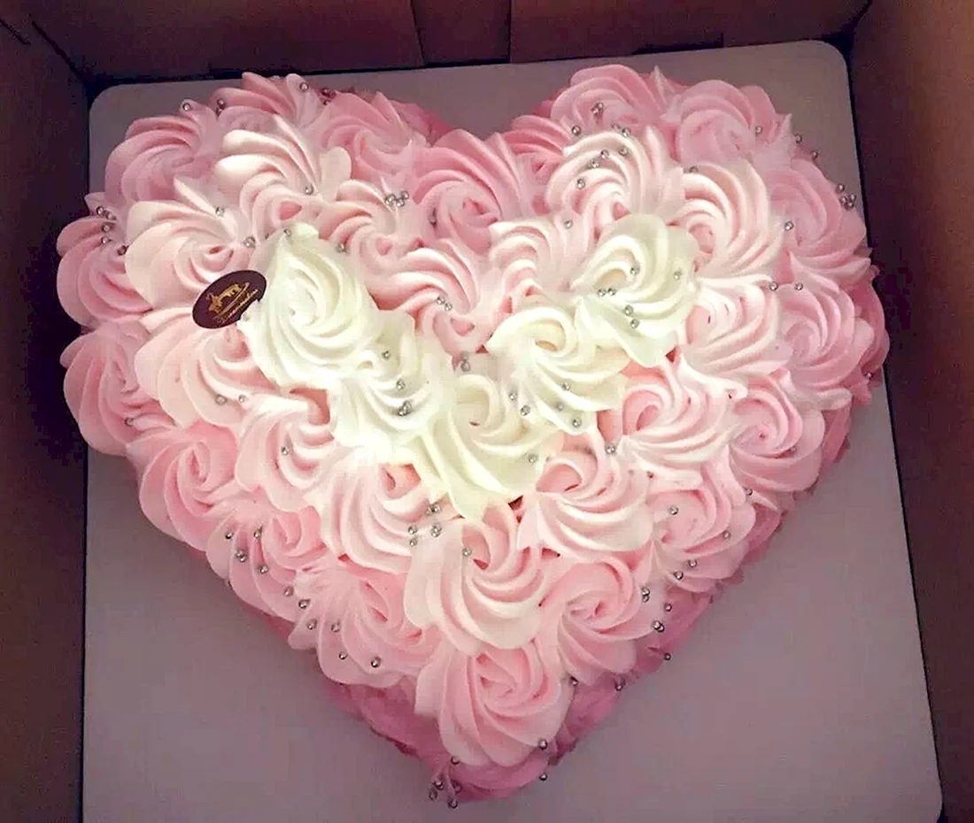 Украшение торта в виде сердца