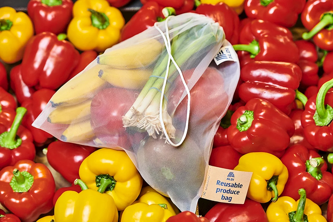 Упаковка овощей и фруктов в пакеты