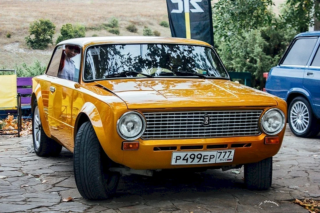 ВАЗ 2101 желтый Sport