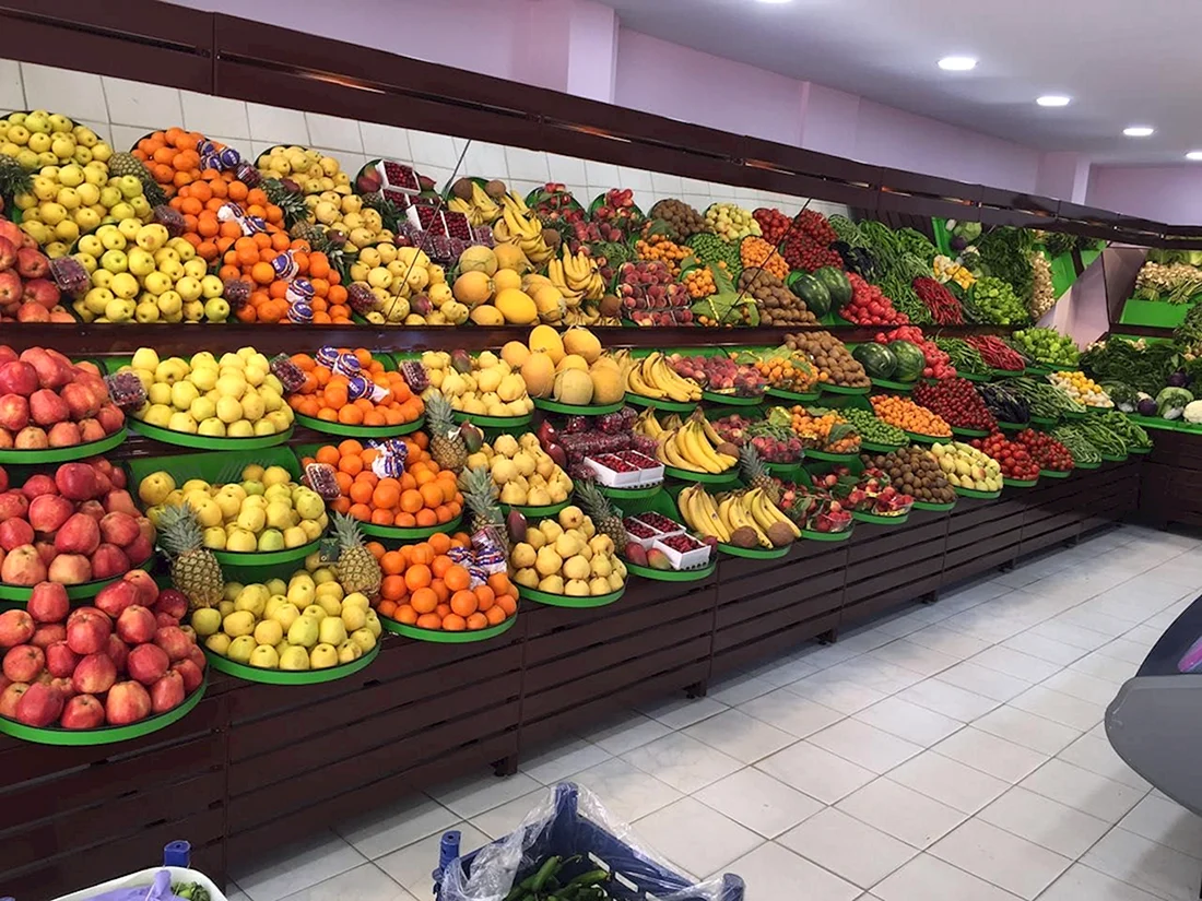 Выкладка овощей и фруктов