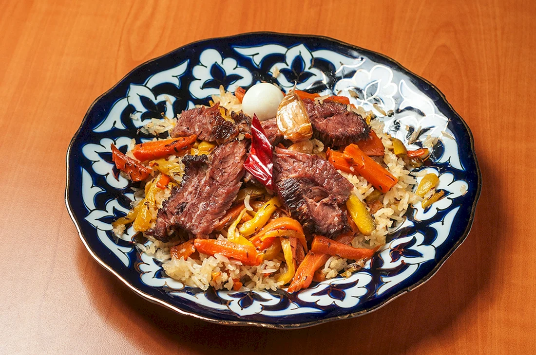 Жаровня блюдо узбекской кухни